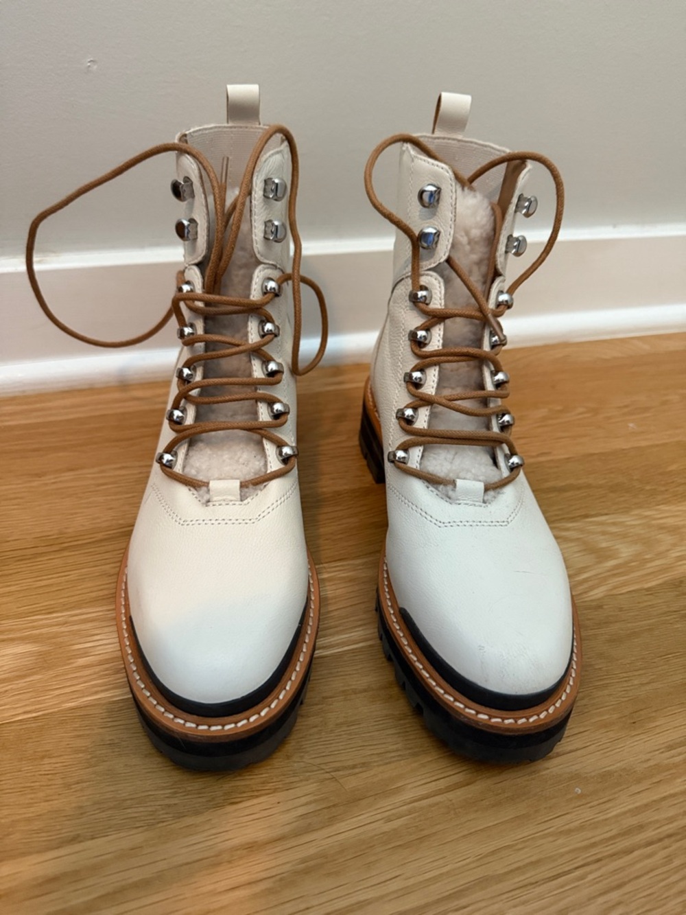 Women’s Marc Fisher Cream Lace-Up Leather Boots (size 8)